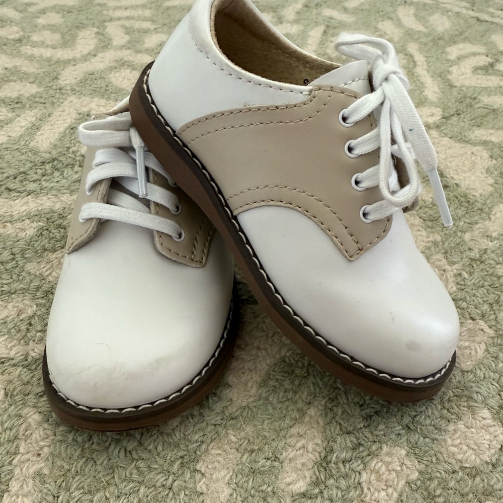 FootMates White and Tan boys shoe